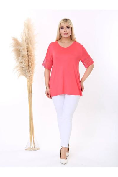 Immagine di CURVY GIRL VISCOSE TOP WITH LACE ON SLEEVE
